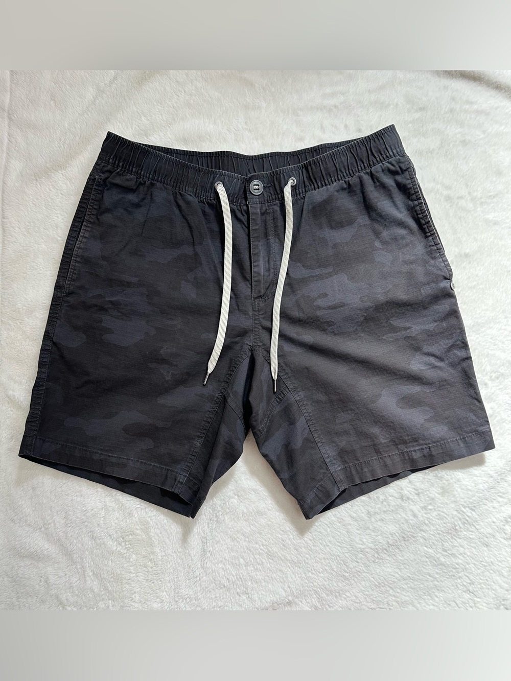 Vuori Men’s Ripstop Shorts Black Camo Camouflage Size Large V370